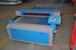 激光切割機(jī) 德誠品牌與密度板切割應(yīng)用詳解