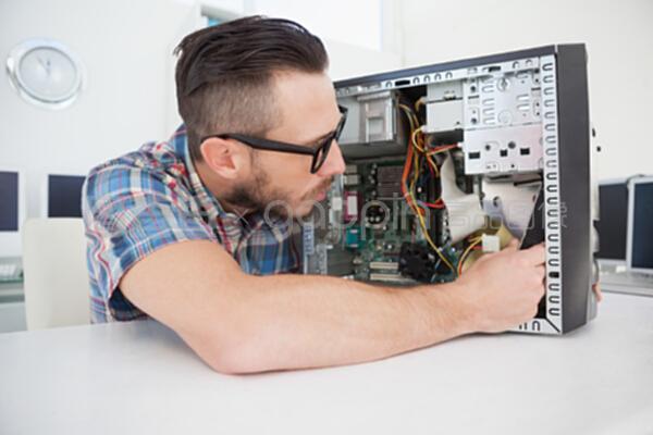 故障控制臺的修復 電腦工程師的現場診斷與維修實錄